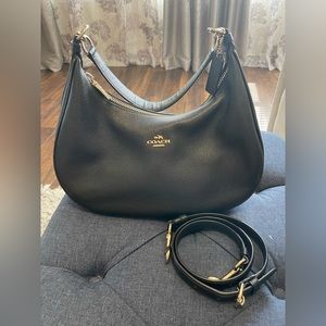 Coach shoulder/crossbody bag.